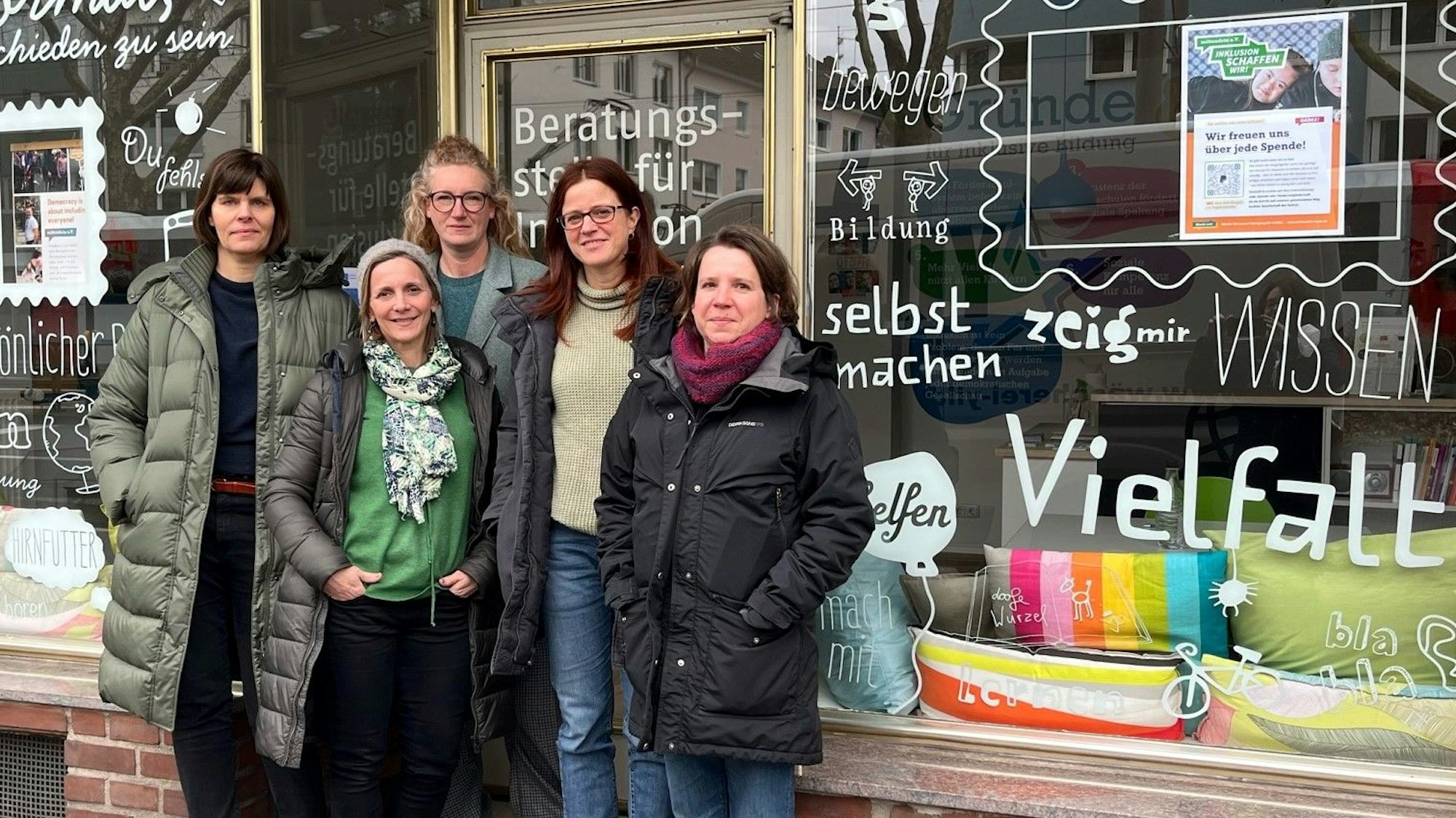 Betroffene Eltern wollen sich wehren: Ute Berger, Cristina Tettamanze, Isabell Paustian, Angelika Stellmacher und Kerstin Bekel.