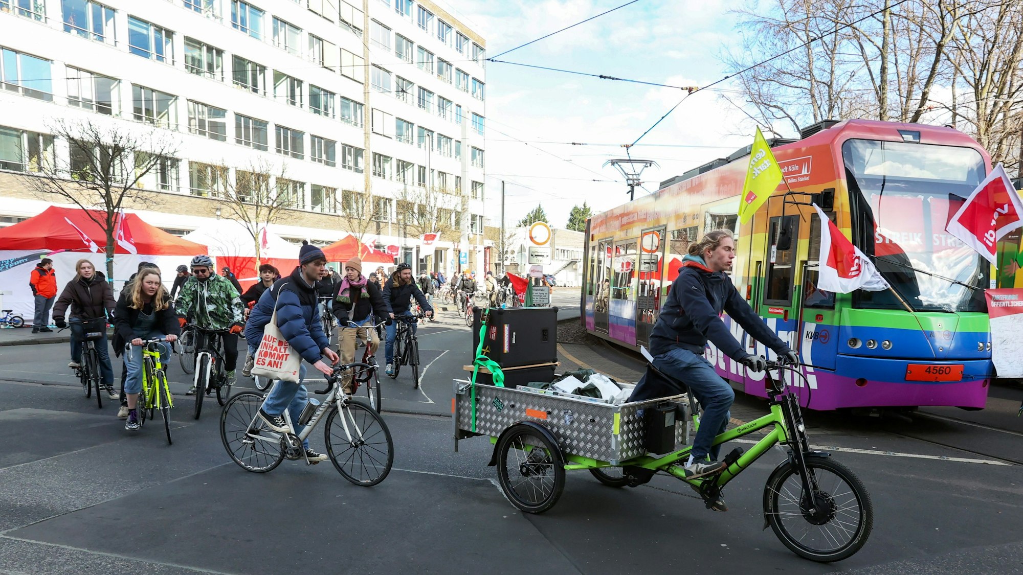 Bei der kommenden Fahrrad-Demo erwartet die Polizei 2500 Teilnehmende. (Archivbild)