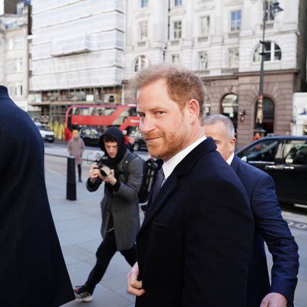London: Prinz Harry (M), Herzog von Sussex, trifft vor einer Anhörung vor dem Royal Courts Of Justice im Zentrum Londons ein. Er klagt gegen den Verlag Associated Newspapers Limited.