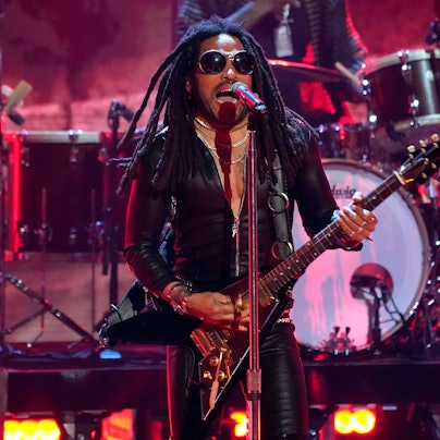 Lenny Kravitz tritt bei den iHeartRadio Music Awards im Dolby Theatre in Los Angeles auf.
