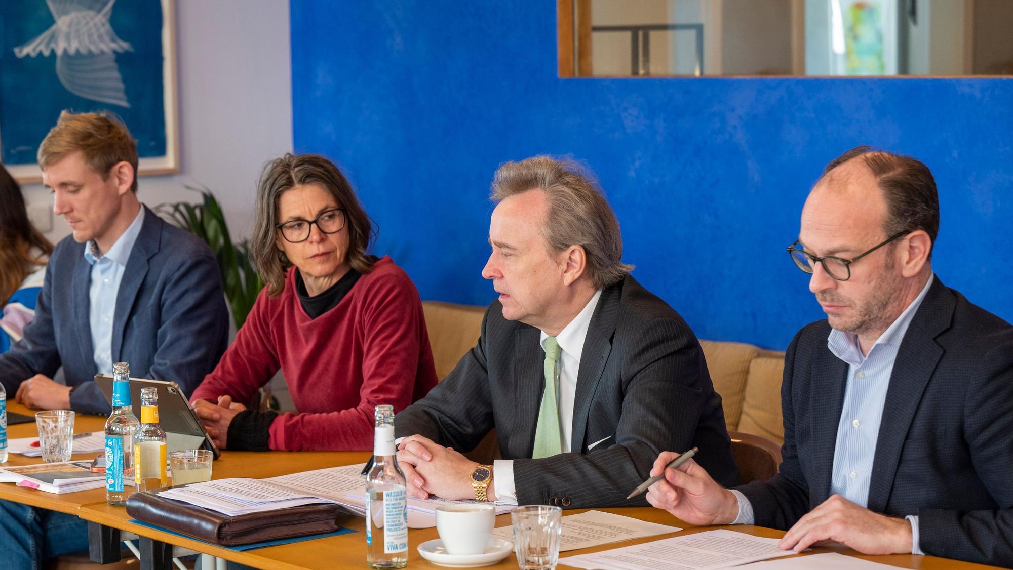 Lino Hammer, Christiane Martin (beide Grüne), Bernd Petelkau und Niklas Kienitz (beide CDU)