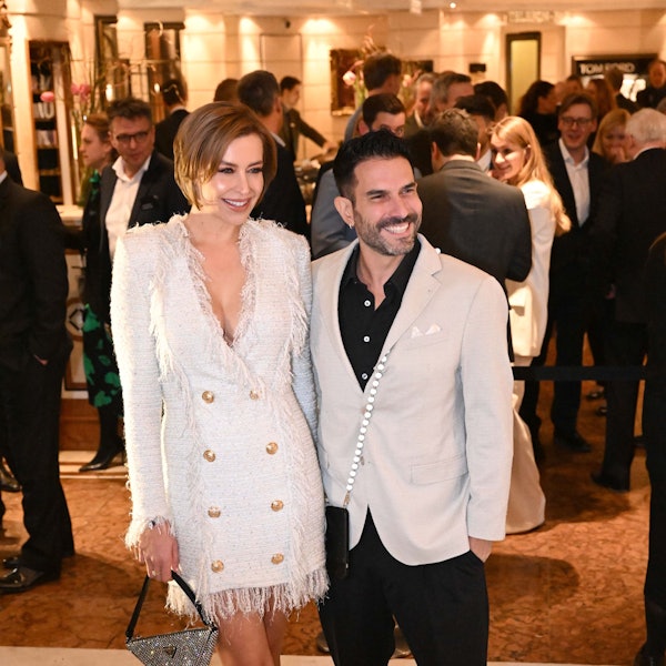 Marc Terenzi und Verena Kerth stehen vor der Gala zur Verleihung der Best Brands Awards 2023 im Hotel "Bayerischer Hof" auf dem weißen Teppich. Foto: Felix Hörhager/dpa +++ dpa-Bildfunk +++