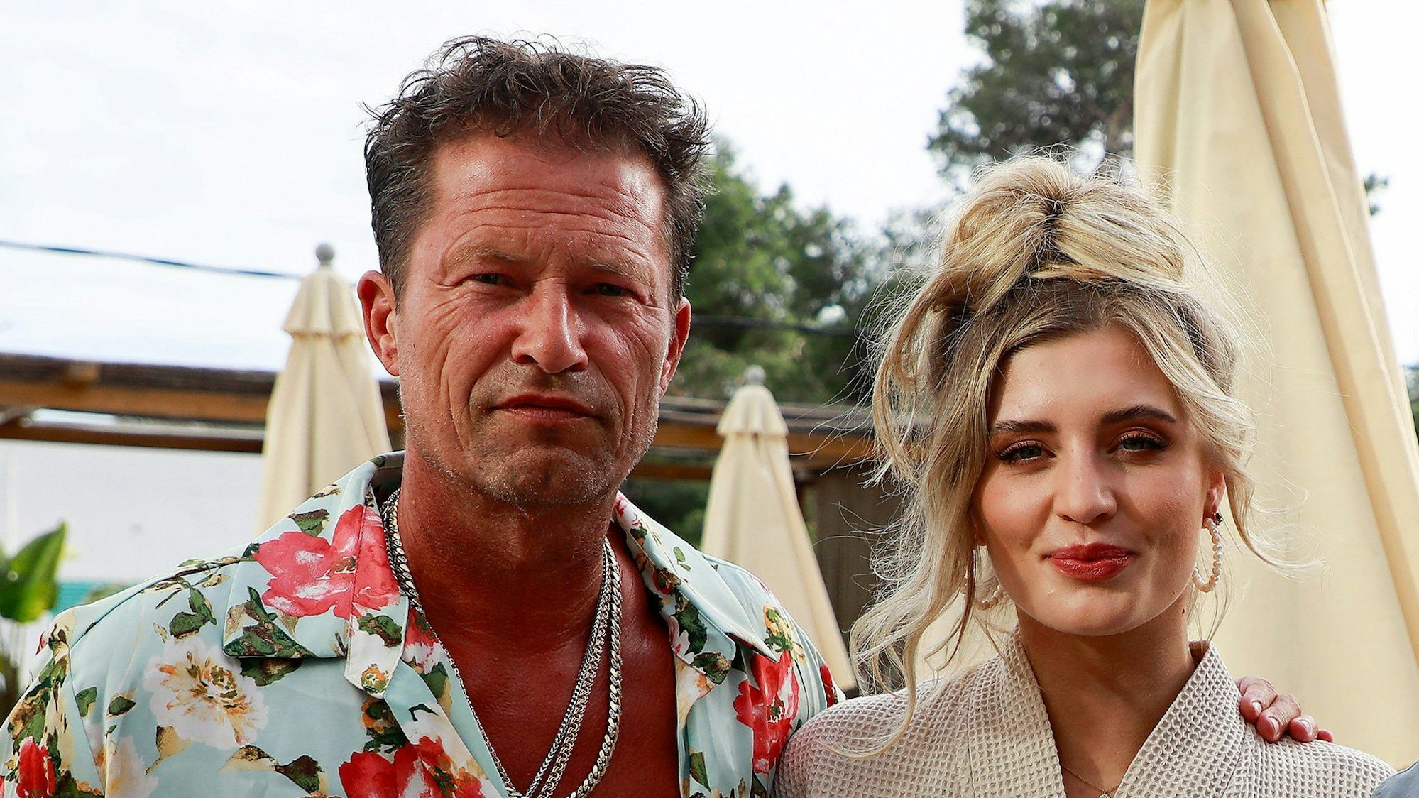 Die Schauspieler Till Schweiger und Tochter Luna Schweiger am Set eines Films in seinem Hotel Barefoot auf Mallorca.