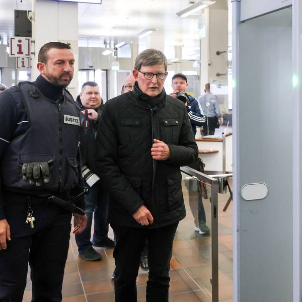 Der Kölner Kardinal Rainer Maria erschien im März zur Zeugenaussage im Kölner