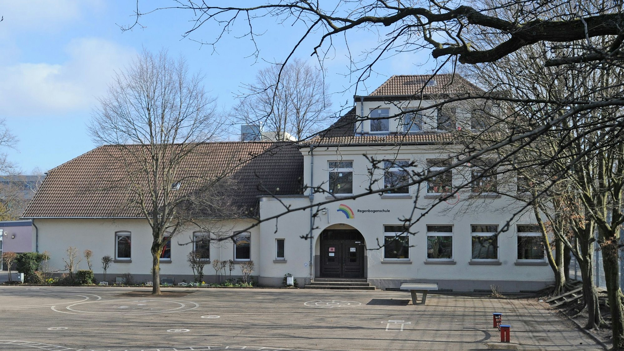 Die Regenbogenschule in der Scharnhorststraße in Manfort
