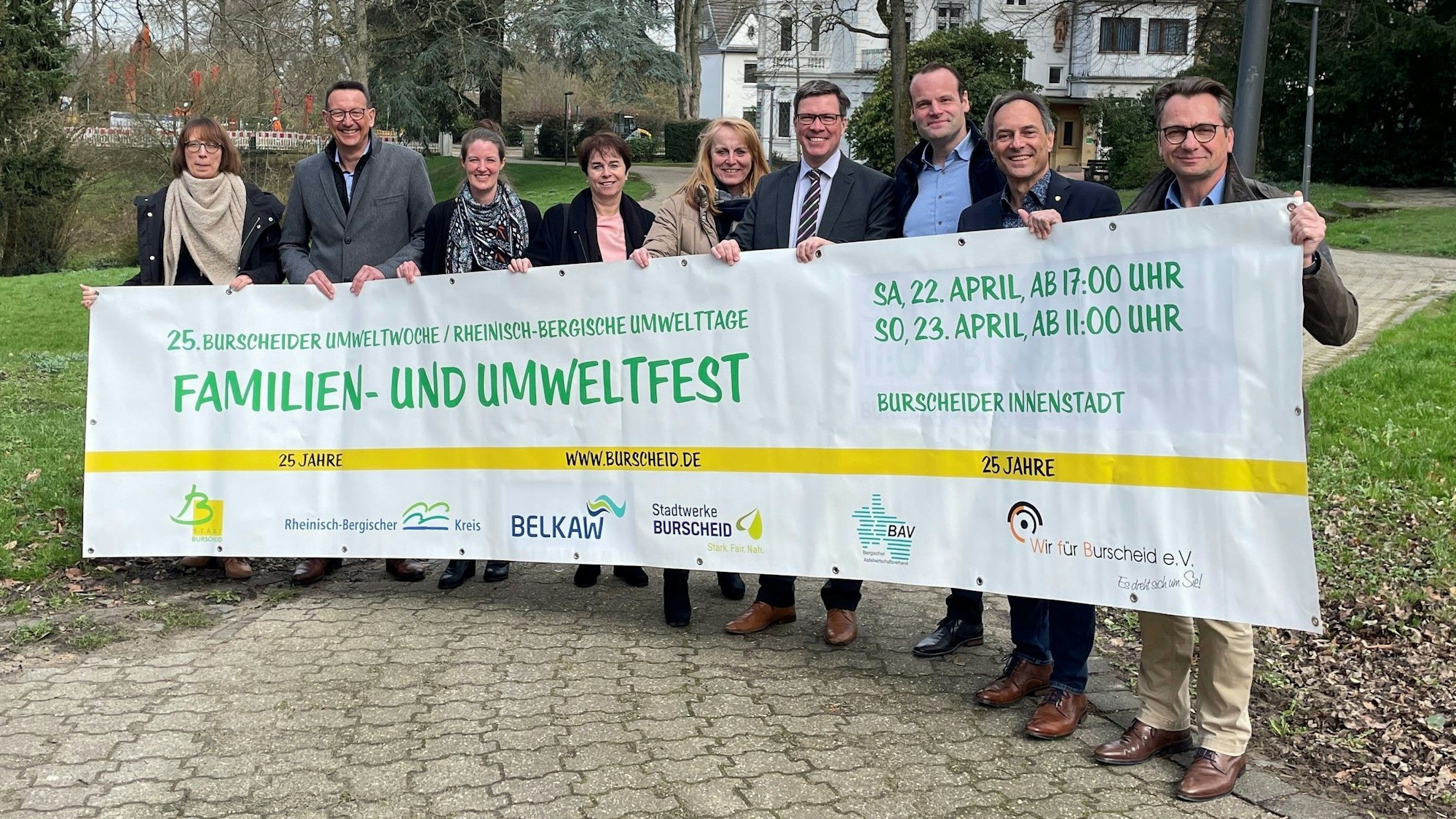 Veranstaltergemeinschaft der Umweltwoche Burscheid mit Banner