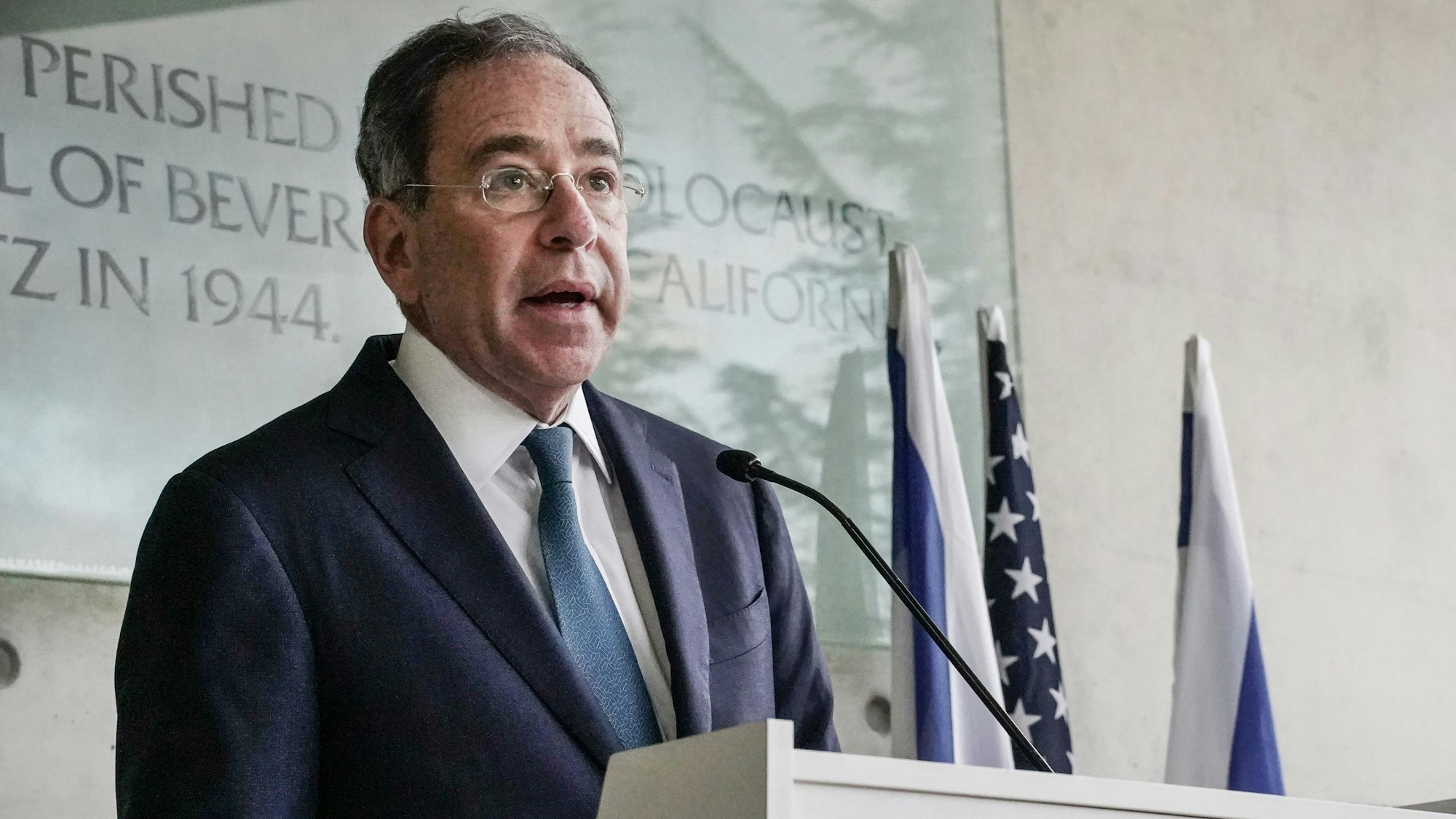 Thomas Nides, US-Botschafter in Israel, spricht während seines ersten offiziellen Besuchs in Israel im Holocaust-Museum Yad Vashem.