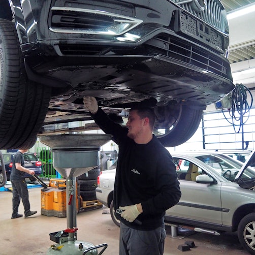 21.03.2023, Köln-Raderthal, das Linea-Autohaus am Raderberggürtel will die 4-Tage-Woche für Mechaniker einführen.