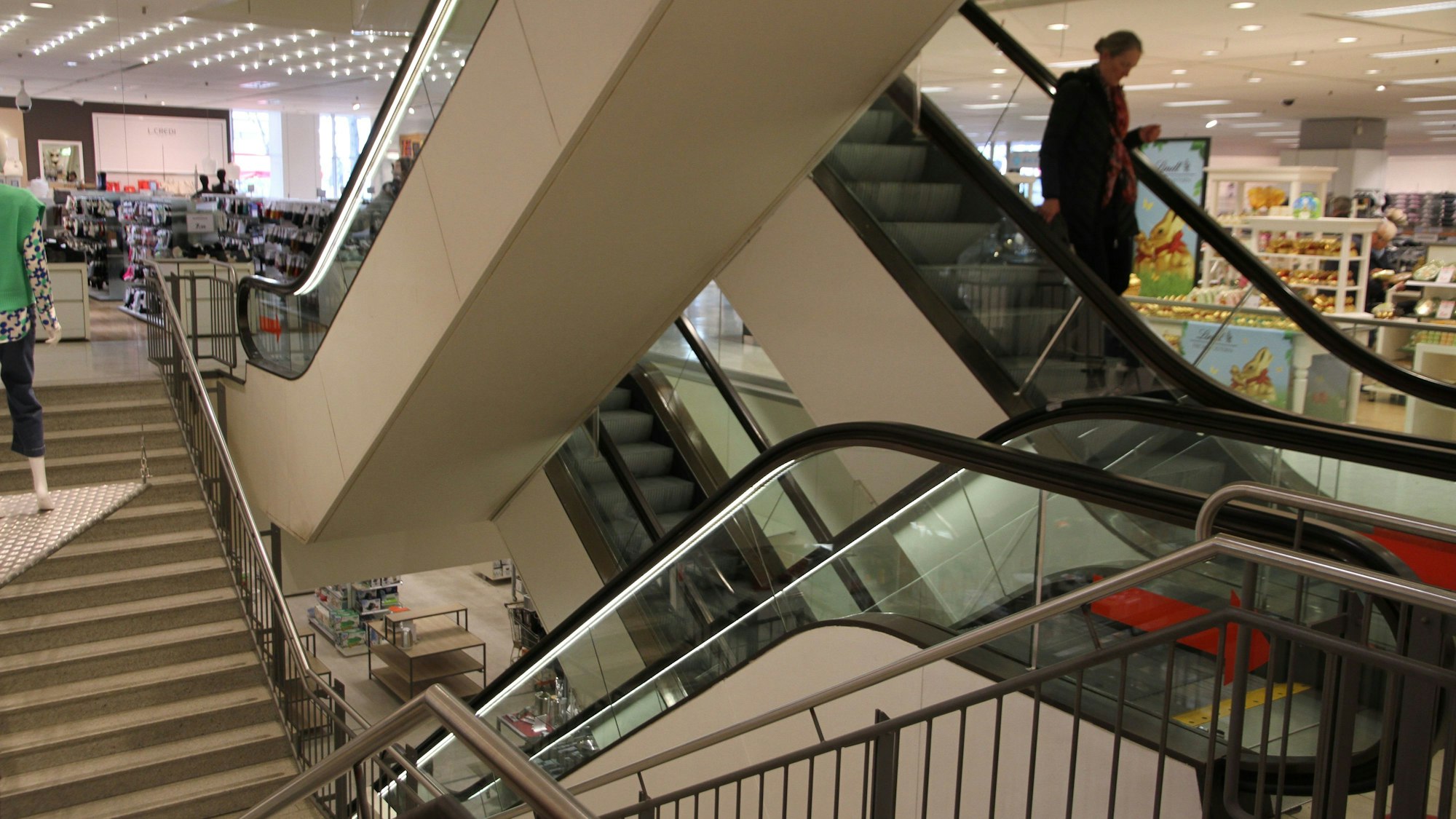 Die Rolltreppe im Galeria Kaufhof in Siegburg.