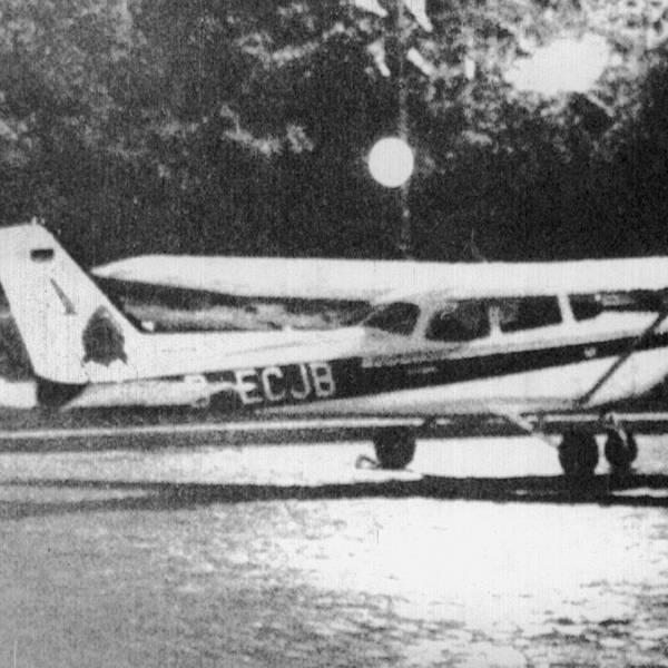 Mit dieser Cessna 172 landete Mathias Rust auf dem Roten Platz in Moskau (Archivfoto vom 28.05.1987). Nach den wiederholten russischen Angriffen mit sogenannten Kamikaze-Drohnen auf ukrainische Städte will das ukrainische Militär mit gleicher Münze zurückzahlen und kündigte Gegenschläge mit einem „Ukrainischen Schwarm Mathias Rust“ an.