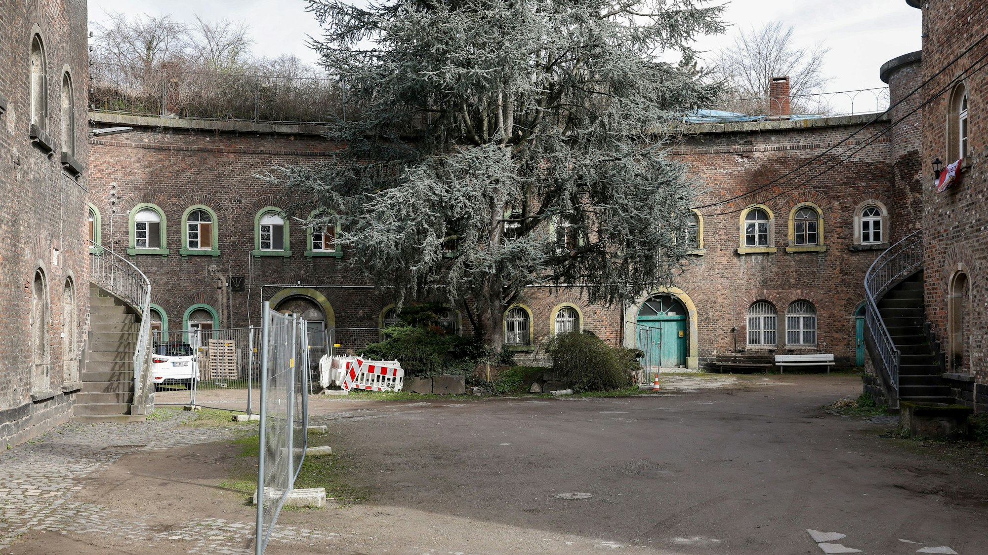Außenansichten des Fort X am Neusser Wall