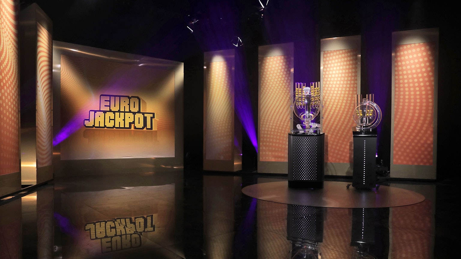 Ein Spielteilnehmer oder eine Spielteilnehmerin aus Bayern bewies zur Eurojackpot-Ziehung am Dienstag (28. März) ein glückliches Händchen: Der Glückspilz hat als Einziger die erste Gewinnklasse getroffen und wird so zum 74-fachen Millionär.