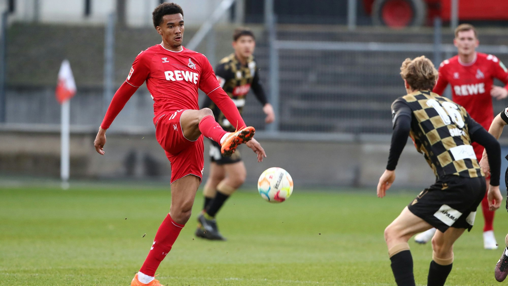 Maurice Banach Gedächtnisspiel, 1. FC Köln vs. VV St. Truiden (Belgien), 23.03.2023, 18.00 Uhr, Damion Downs (1. FC Köln), Bild: Herbert Bucco