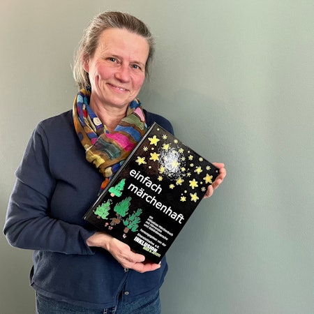 Anke Heitmeier mit dem inklusiven Buch „einfach märchenhaft“