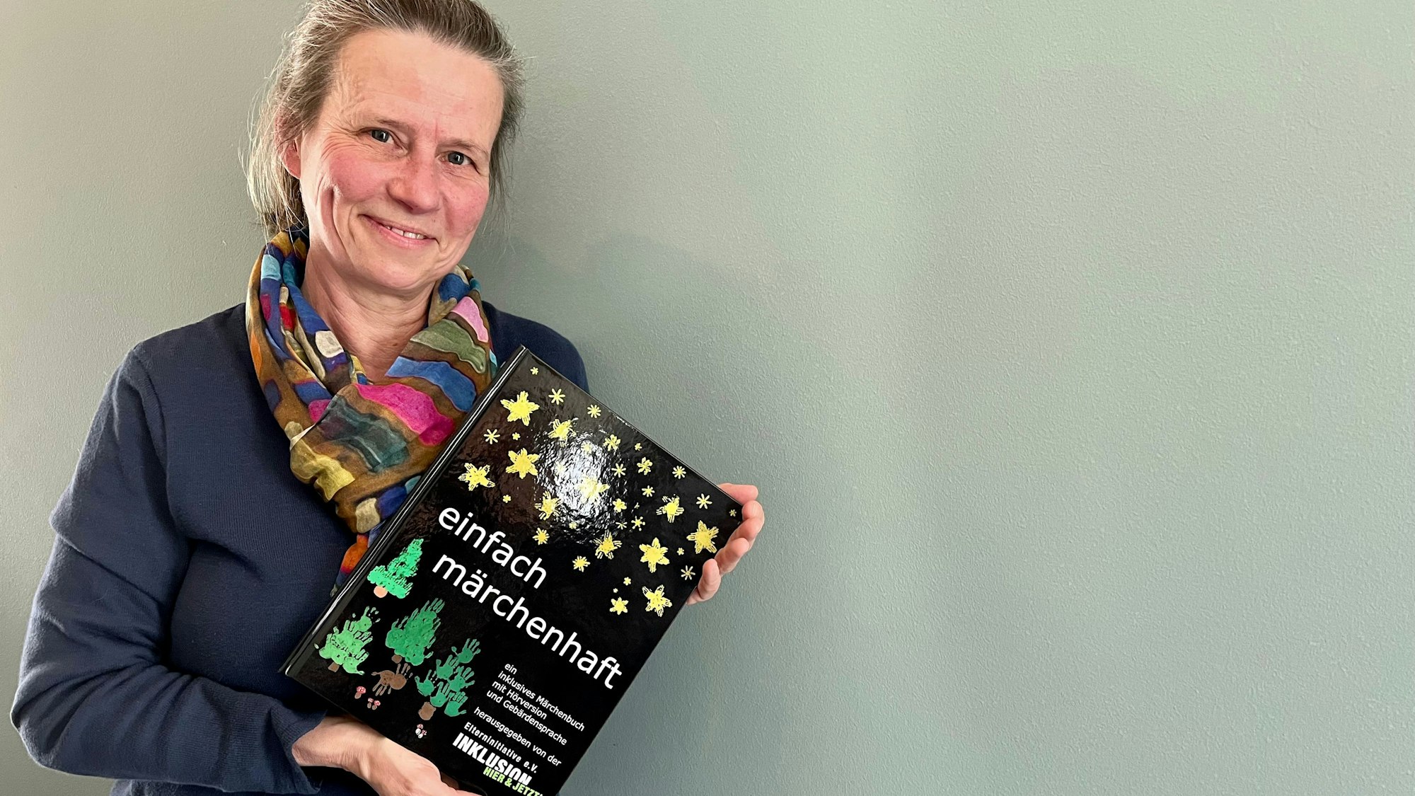 Anke Heitmeier mit dem inklusiven Buch „einfach märchenhaft“