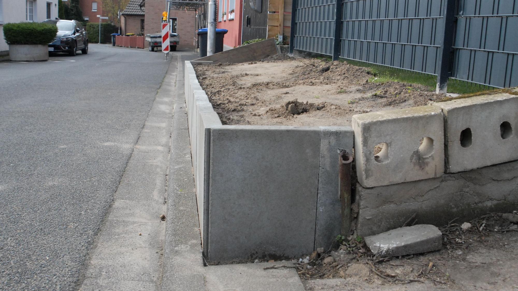 Der Hang an der Sandstraße musste stabilisiert werden.