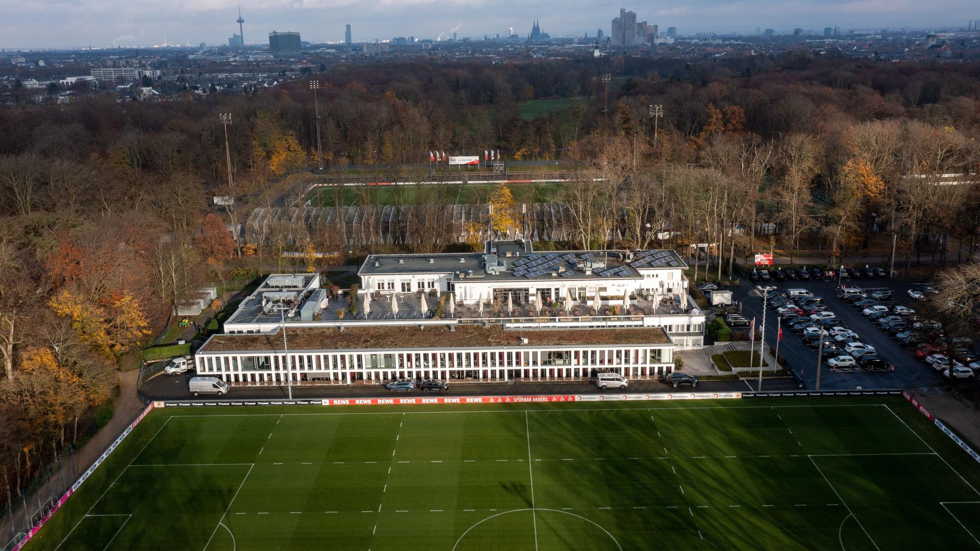 Das Bild zeigt das Geißbockheim des 1.FC Köln von oben.
