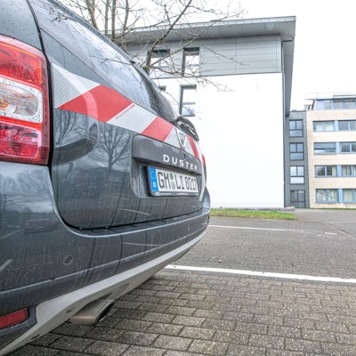 Eines der elf Fahrzeuge der Lindlarer Verwaltung, allesamt Verbrenner.