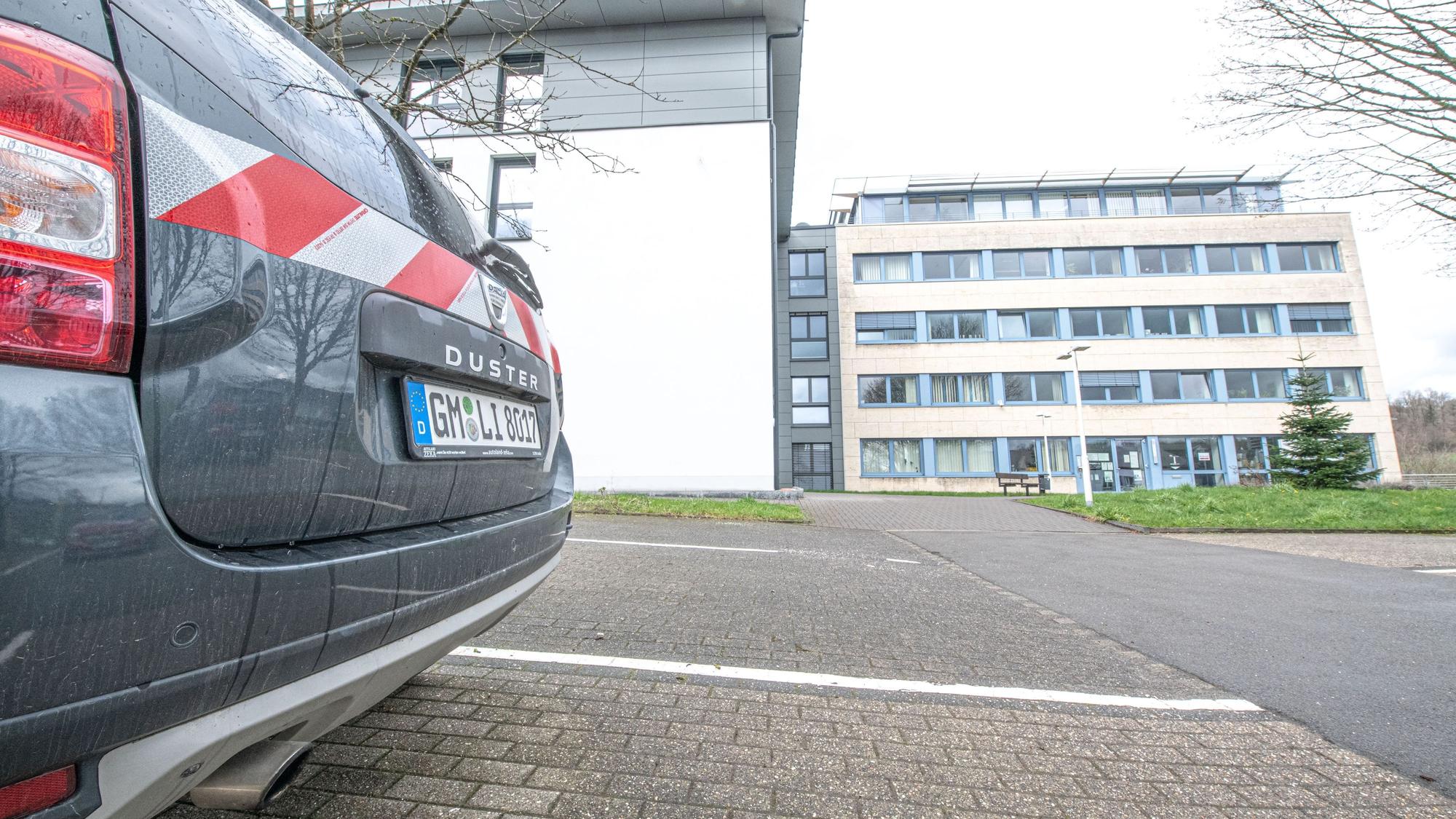 Eines der elf Fahrzeuge der Lindlarer Verwaltung, allesamt Verbrenner.