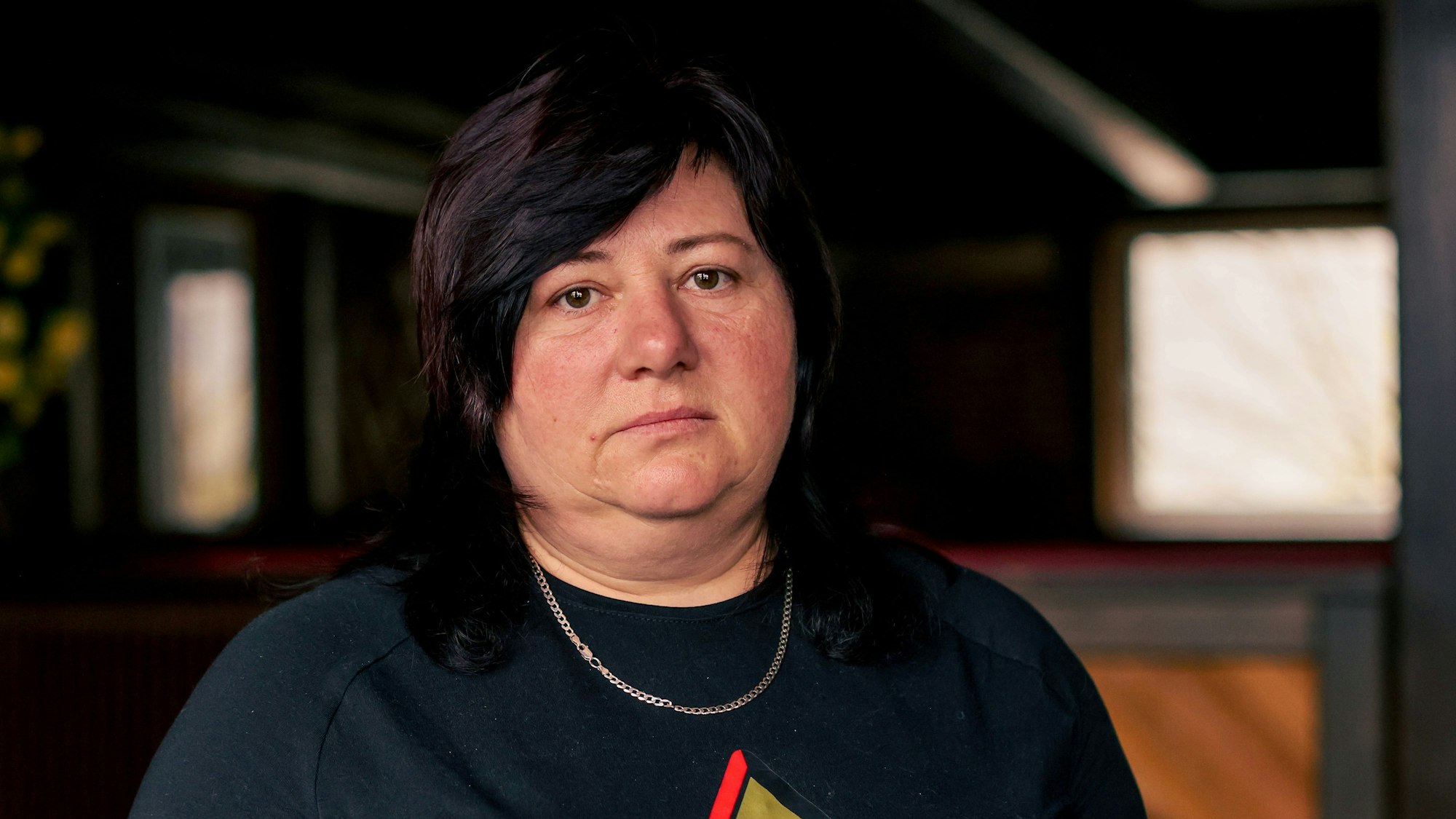 Inna Berezhna hat ihre Sohn an der Front in der Ukraine verloren - fotografiert in einem Hotel in Köln.