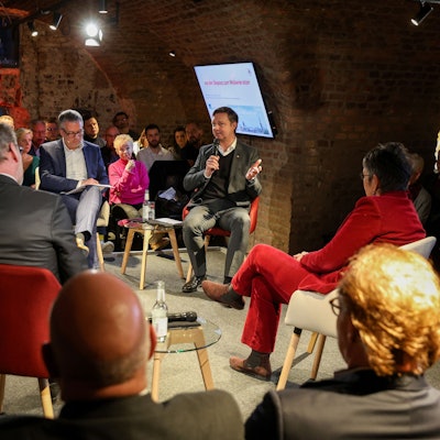 Ülepooz-Gespräch in Köln