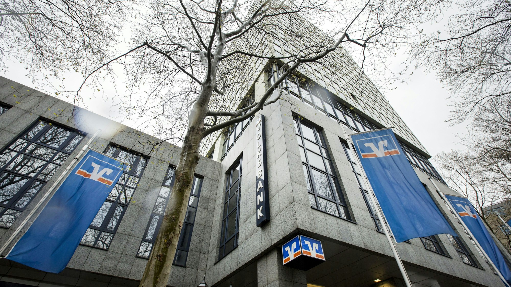 Das Büro- und Verwaltungsgebäude der Volksbank Köln-Bonn