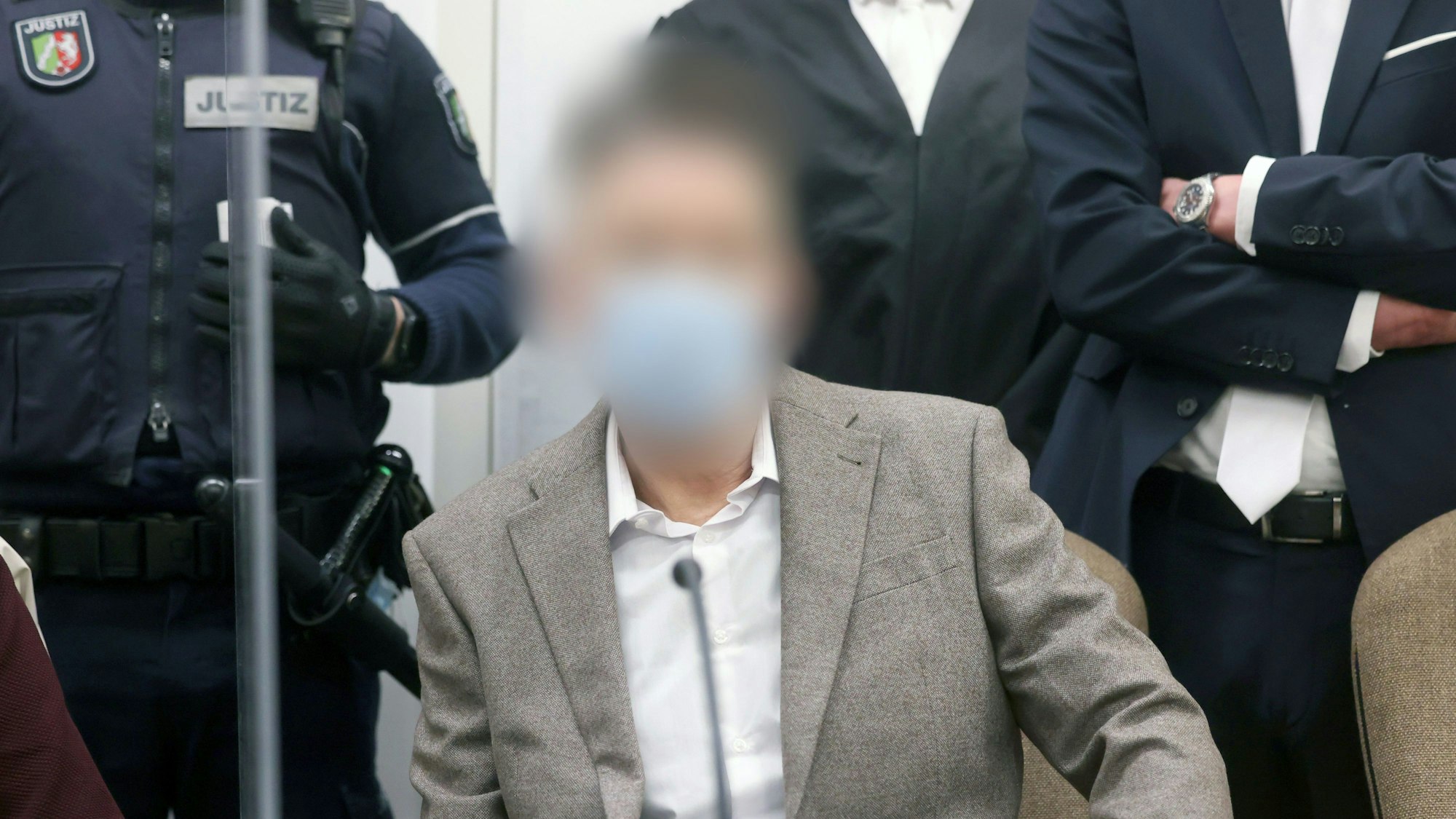 Drachs mutmaßlicher Komplize litt unter starken Kopfschmerzen, der Prozesstag wurde daher abgebrochen.