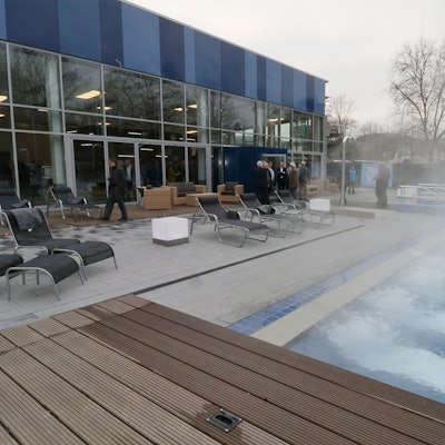 Das Außenbecken der Wiehler Wasser-Welt.