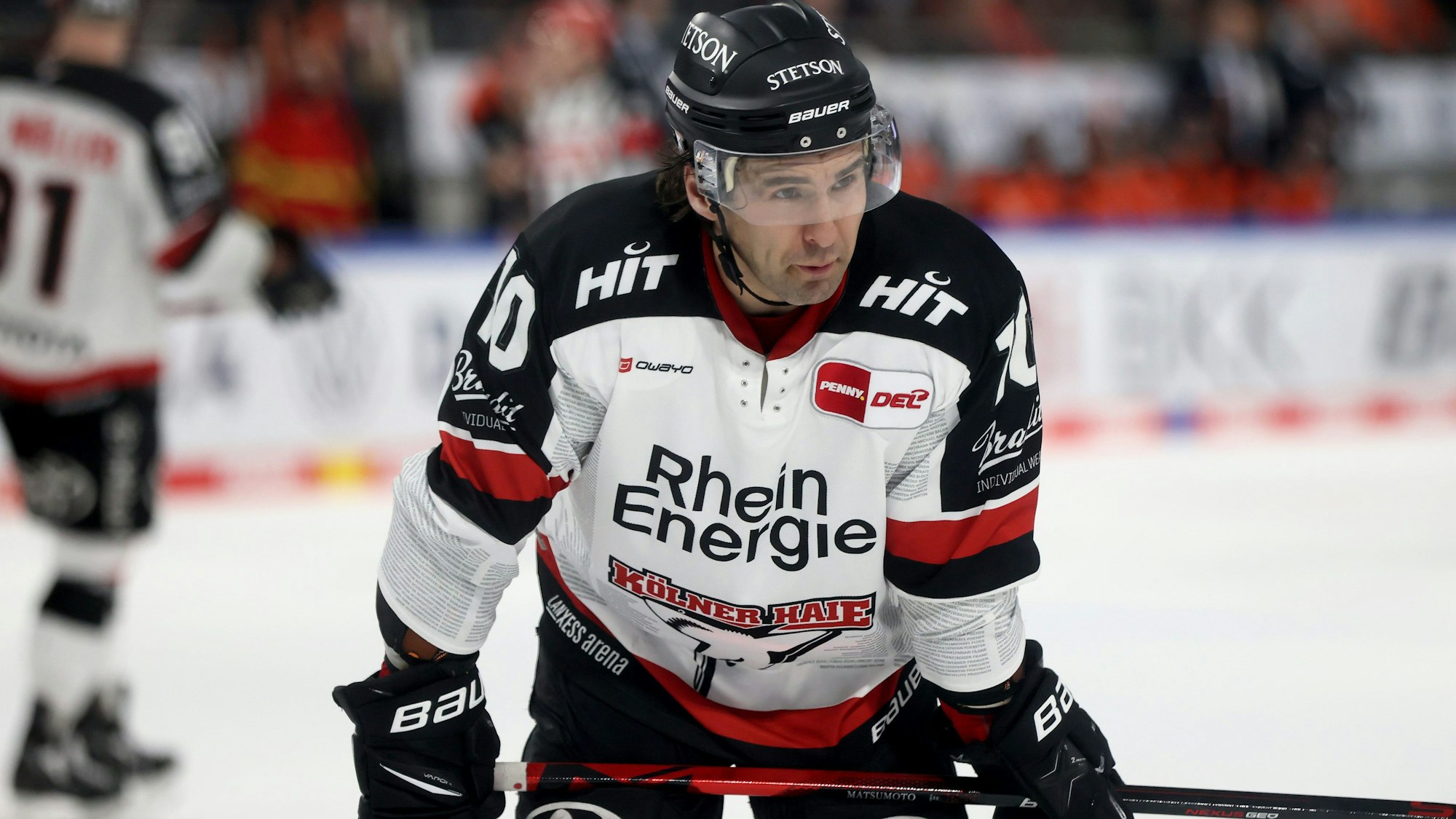 Jonathan Matsumoto auf dem Eis in der Arena.