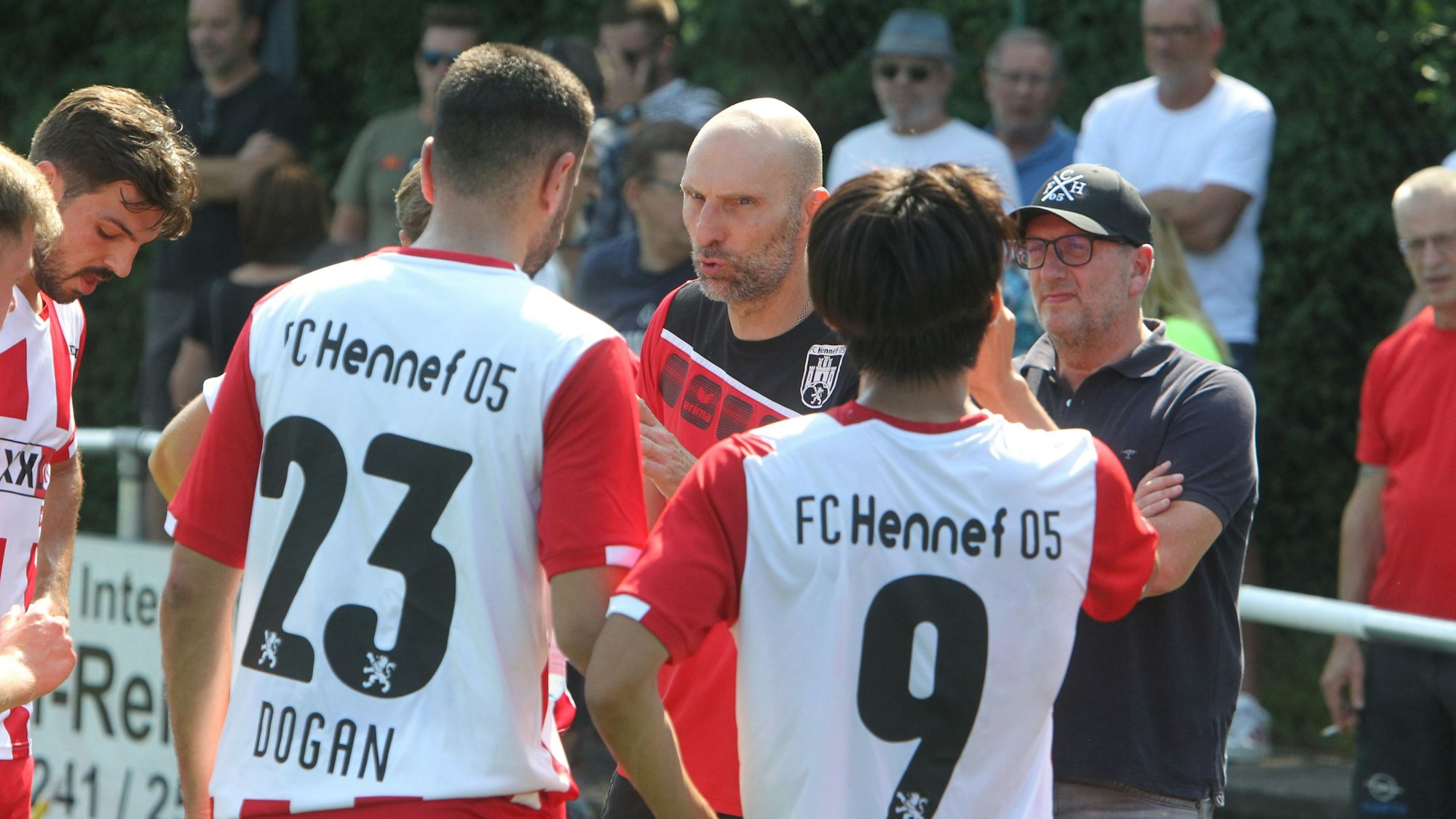 Trainer Sascha Glatzel vom FC Hennef 05