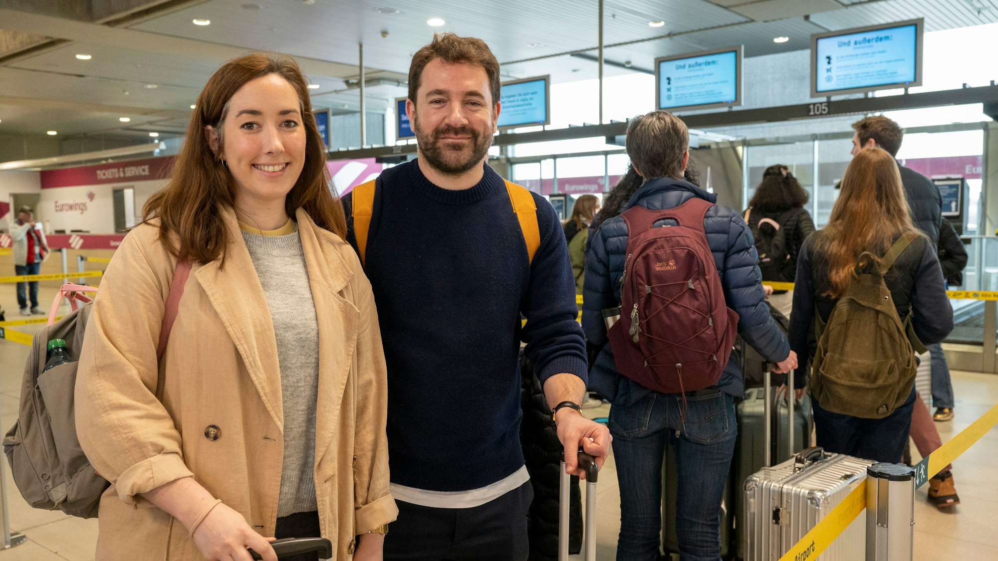 Anne Klausing und Frederic Breidt aus Bonn freuen sich auf ihren Mallorca-Urlaub.