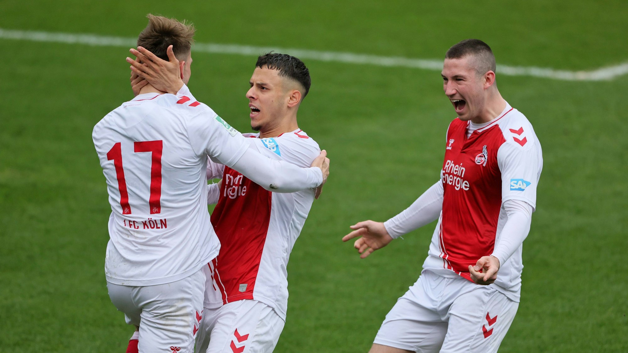 1.FC Köln U21 vs. SC Wiedenbrück, Regionalliga West, Saison 2022/23,Jubel nach dem Tor zum 1:0 durch Georg Strauch (1. FC Köln), Mitte: Teoman Akmestanli (1. FC Köln), rechts: Hendrik Mittelstädt (1. FC Köln), 01.04.2023, Bild: Herbert Bucco