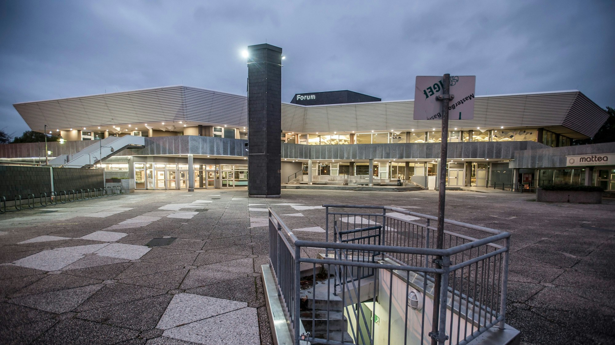 Das beleuchtete Forum, hier: bei den jazztagen. Foto: Ralf Krieger