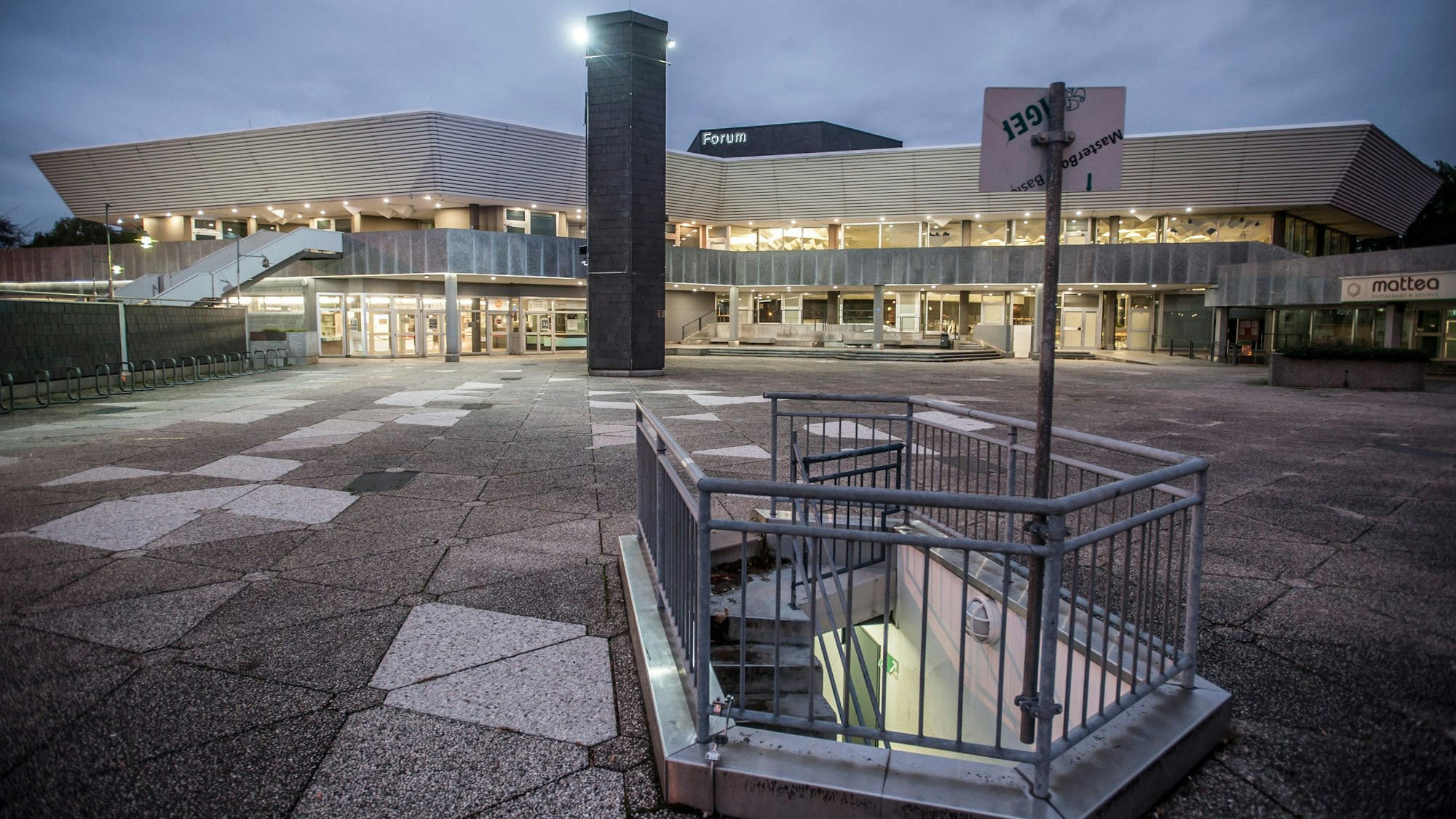 Das beleuchtete Forum, hier: bei den jazztagen. Foto: Ralf Krieger