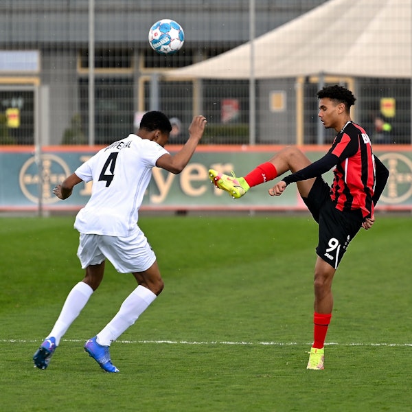 09.04.2022, Fussball-Bayer U17-Wuppertal
rechts: Jordan Zirkzee (Bayer)
Foto: Uli Herhaus