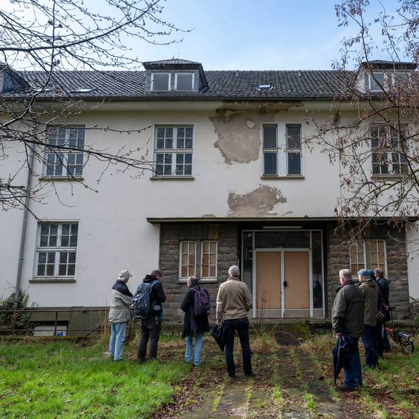 30.03.2023, Köln: Das heute leerstehende Haus 30 des Krankenhauses Merheim war einst die Luftnachrichtenzentrale des Fliegerhorstes Ostheim. Es gilt als Baudenkmal. Foto: Uwe Weiser