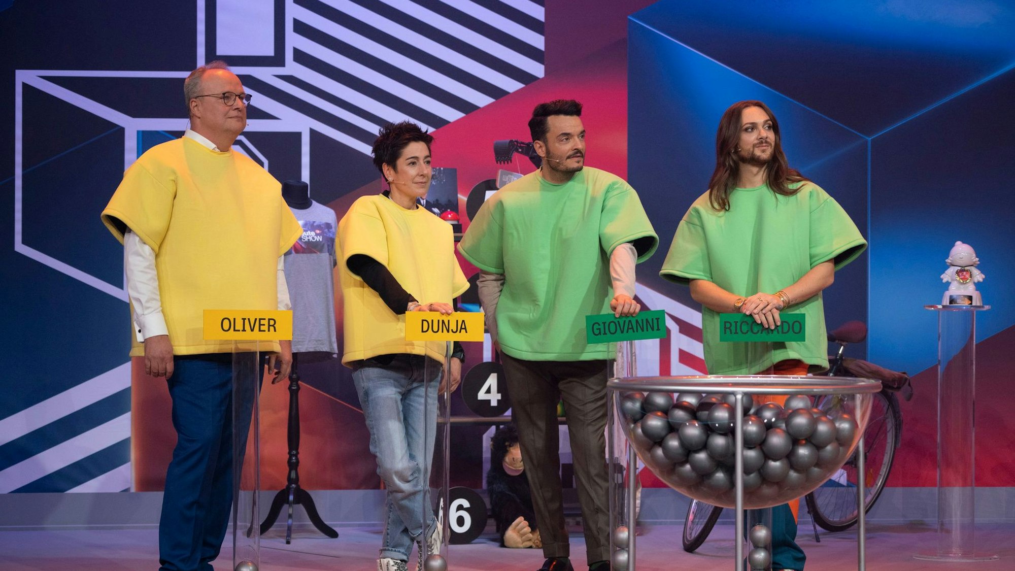 „Die Show der Shows“: Oliver Welke, Dunja Hayali, Giovanni Zarrella, Riccardo Simonetti (v.l.n.r.)