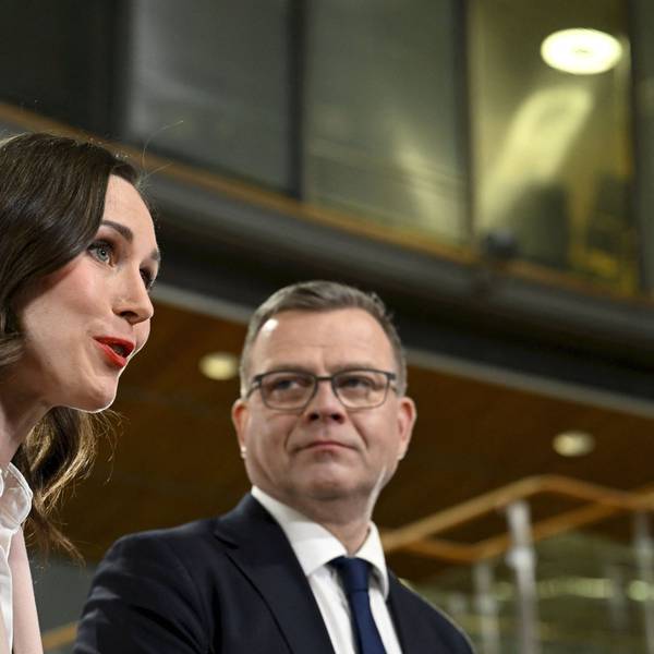 Sozialdemokratin und Premierministerin Sanna Marin mit Herausforderern Petteri Orpo und Rikka Purra
