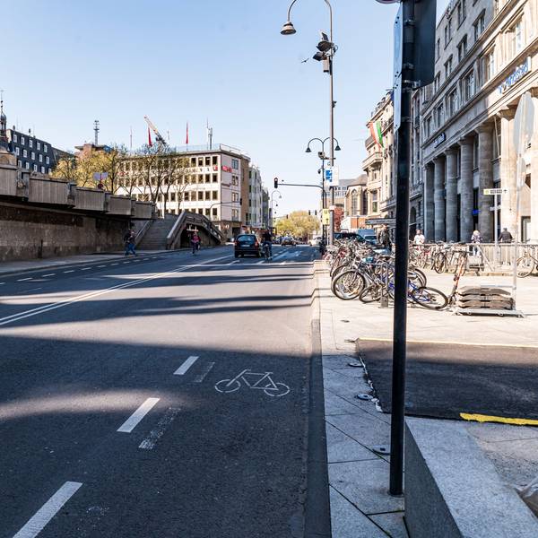 Das Bild zeigt die Trankgasse in der Kölner Altstadt.