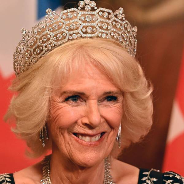 Königsgemahlin Camilla lächelt vor einem Staatsbankett im Schloss Bellevue, dem Amtssitz des deutschen Präsidenten.
