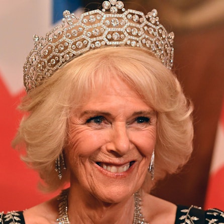 Königsgemahlin Camilla lächelt vor einem Staatsbankett im Schloss Bellevue, dem Amtssitz des deutschen Präsidenten.