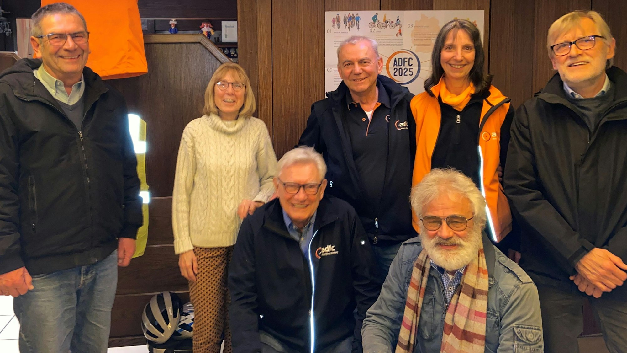 Der neue Vorstand des ADFC Rhein-Berg-Oberberg mit seinem Ersten Vorsitzenden Bernhard Werheid (M.)