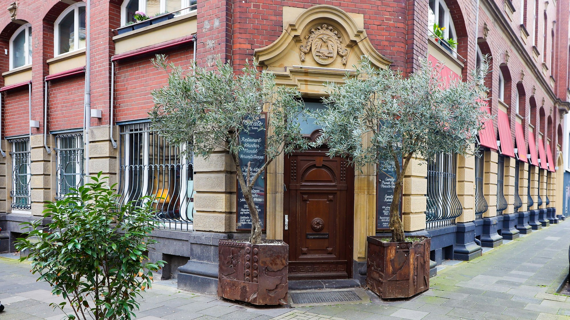 Hübscher Backstein-Altbau von außen
