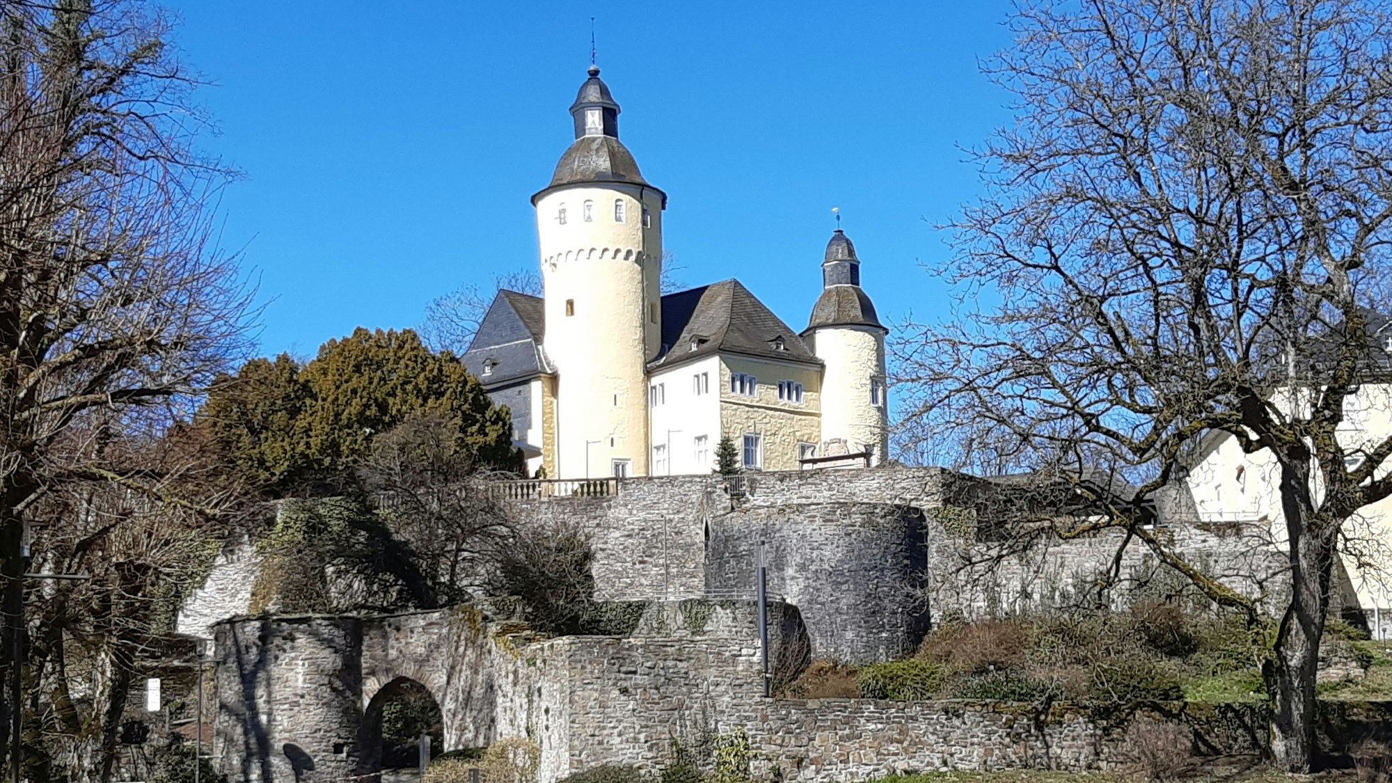 Blick auf das Schloss Homburg bei Nümbrecht.