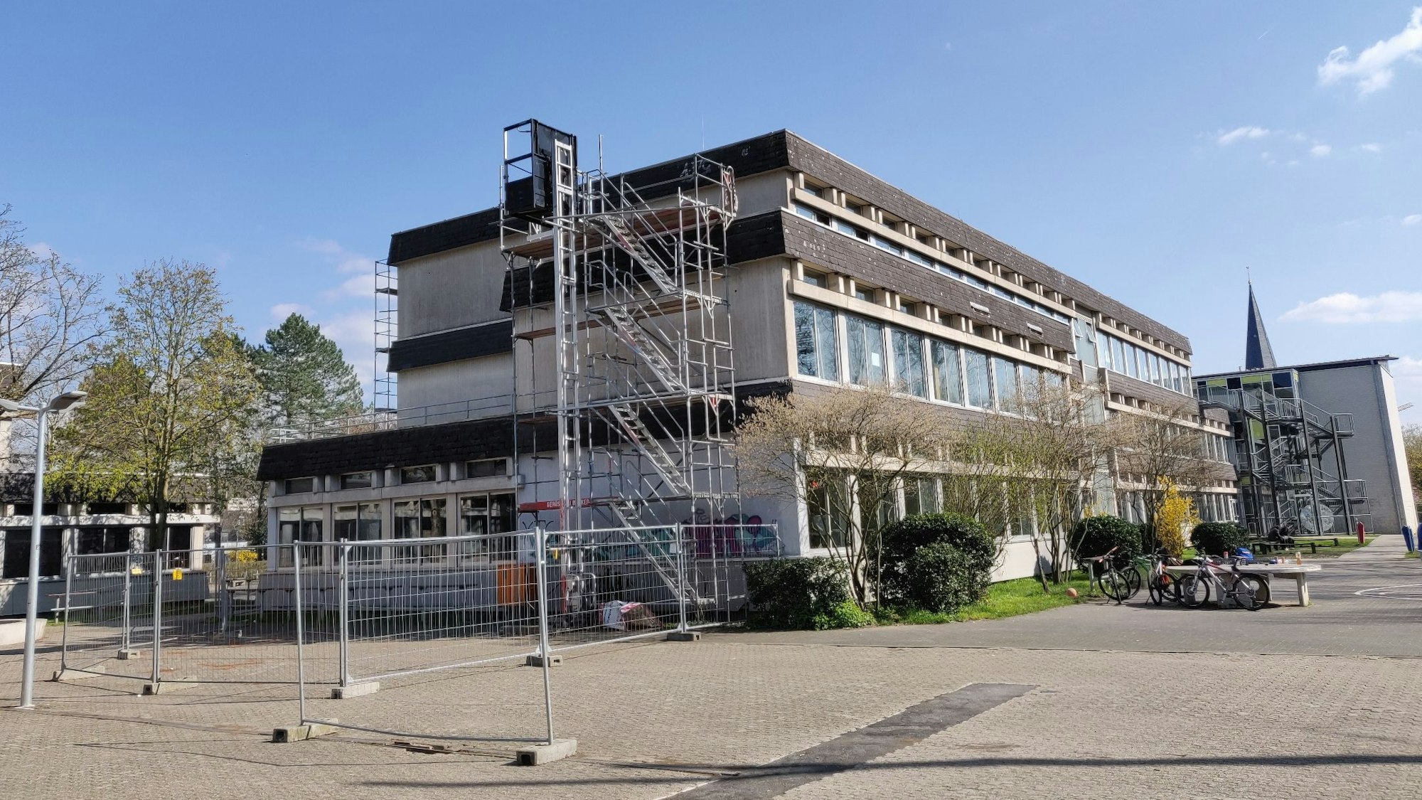 PCB-Sanierung Sekundarschule Beginn Fotos vom 5.4.23