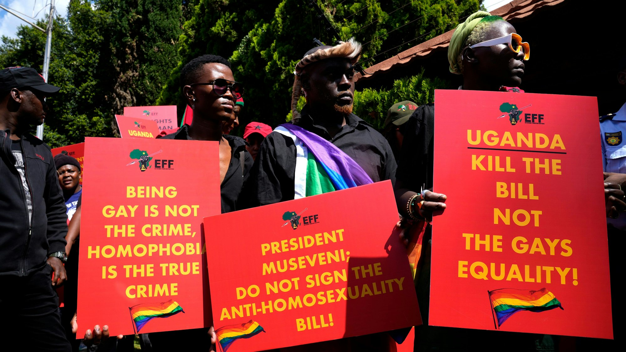 Aktivisten demonstrieren gegen Anti-Homosexuellen-Gesetz in Uganda.