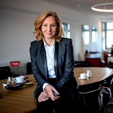 Patricia Schlesinger, Journalistin, am Rande eines dpa-Interview. Angesichts zahlreicher Vorwürfe tritt die Intendantin des Rundfunks Berlin-Brandenburg (RBB), Patricia Schlesinger, mit sofortiger Wirkung von ihrem Amt als ARD-Vorsitzende zurück. Foto: Britta Pedersen/dpa-Zentralbild/dpa +++ dpa-Bildfunk +++