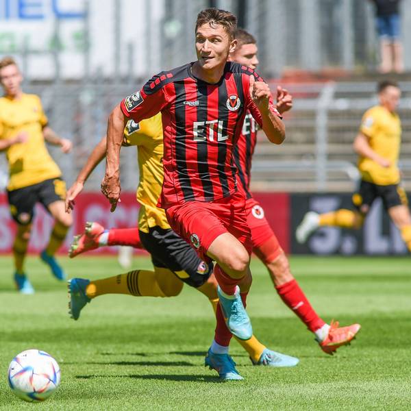 Christoph Greger Viktoria Köln, 15 am Ball, Spielszene, Aktion, Action, Spielszene, 13.08.2022, Köln Deutschland, Fussball, 3. Liga, FC Viktoria Köln - Dynamo Dresden, Fussball, 3. Liga, FC Viktoria Köln - Dynamo Dresden, DFB/DFL REGULATIONS PROHIBIT ANY USE OF PHOTOGRAPHS AS IMAGE SEQUENCES AND/OR QUASI-VIDEO. *** Christoph Greger Viktoria Köln, 15 on the ball, game scene, action, game scene, 13 08 2022, Cologne Germany , football, 3 league, FC Viktoria Köln Dynamo Dresden, football, 3 league, FC Viktoria Köln Dynamo Dresden, DFB DFL REGULATIONS PROHIBIT ANY USE OF PHOTOGRAPHS AS IMAGE SEQUENCES AND OR QUASI VIDEO xmhx
