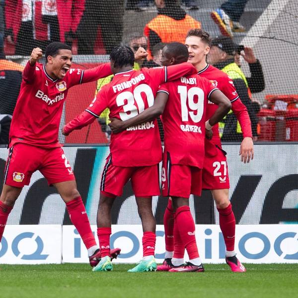 Bayer 04 Leverkusen: Jubel nach dem zweiten Werkself-Treffer durch Moussa Diaby.