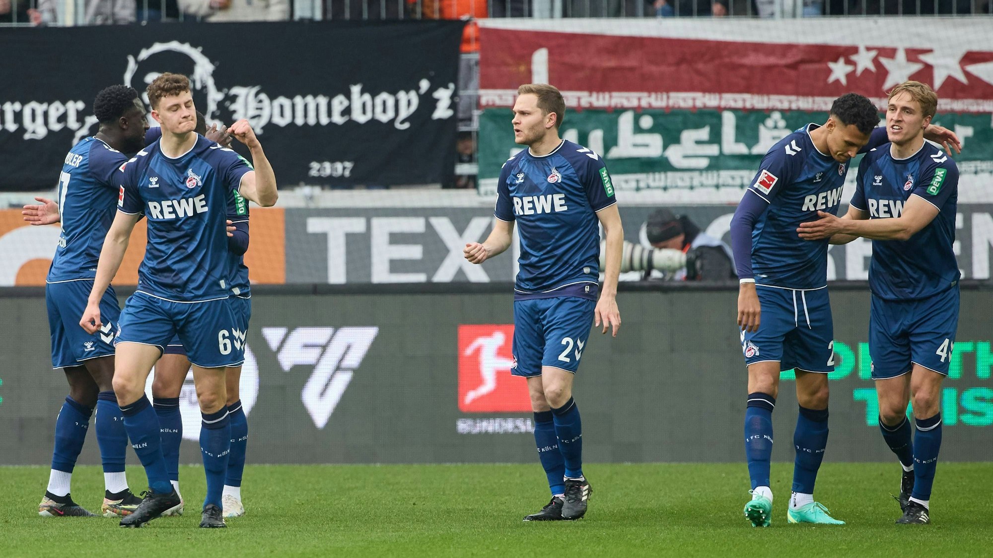 Torschütze Eric Martel ballt die Faust.